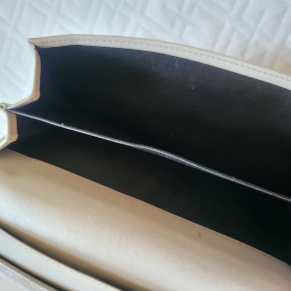 Gucci Beige GG Logo Stud Long Wallet - Picture 7 of 10